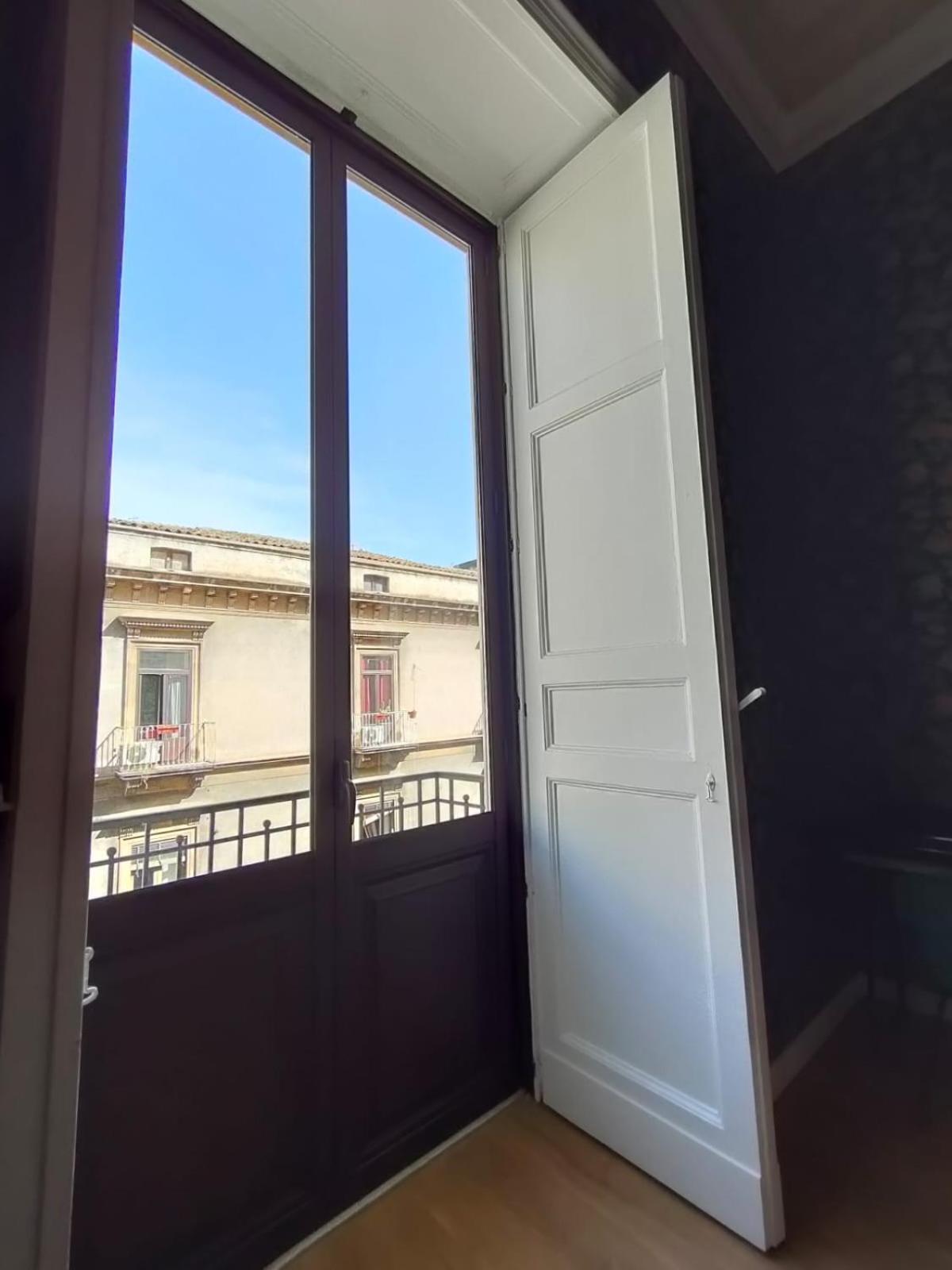 Hibiscus - Etnea Rooms Κατάνια Εξωτερικό φωτογραφία